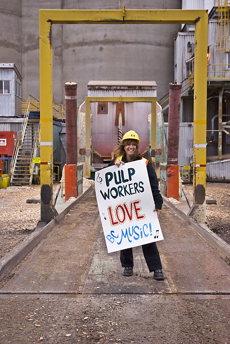Denise Dauvin, pulp mill worker, speaks out against BC arts cuts, Photo: Bill Horne